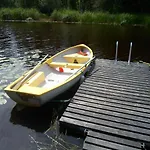 Tihase Puhkemajake Lodge *