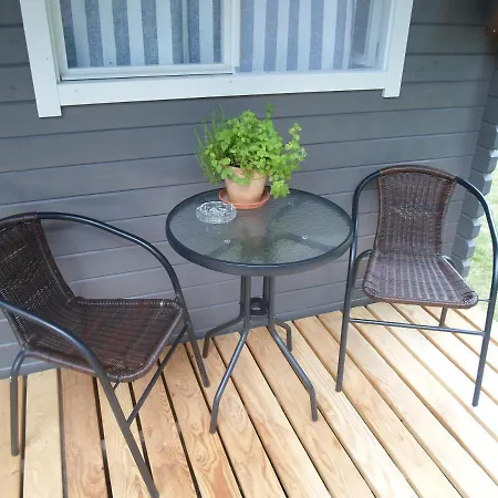 Tihase Puhkemajake Parnu