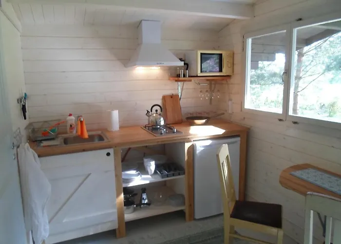 Tihase Puhkemajake *